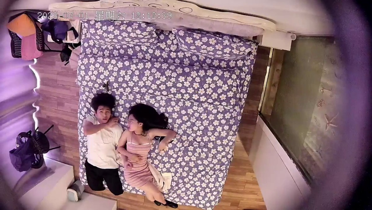 2023-7-1新片速递酒店偷拍学生情侣开房 超短裙美女被扒开内裤就干插入后疼到哭