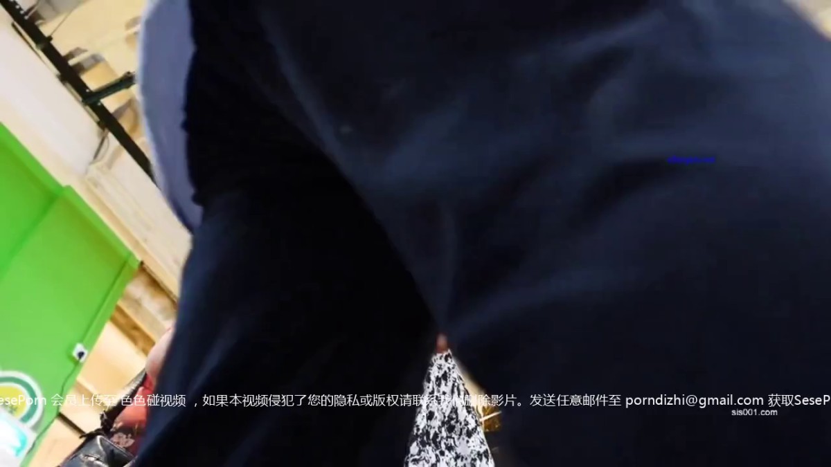 偷窥漂亮眼镜大姐