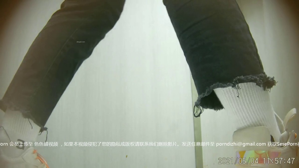 技术型坑神巅峰厕拍！商场女厕极限特写镜头偸拍络绎不绝少女少妇骚逼