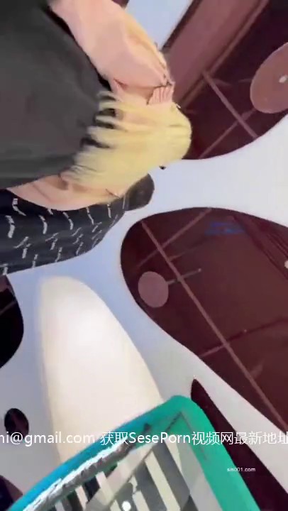 偷窥漂亮小姐姐