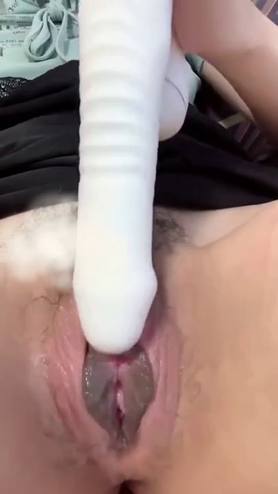 女上奶子女喘红边黑丝流白浆一定要看完，此美女超会生产白浆，每次自慰完都有浓稠，太酷了