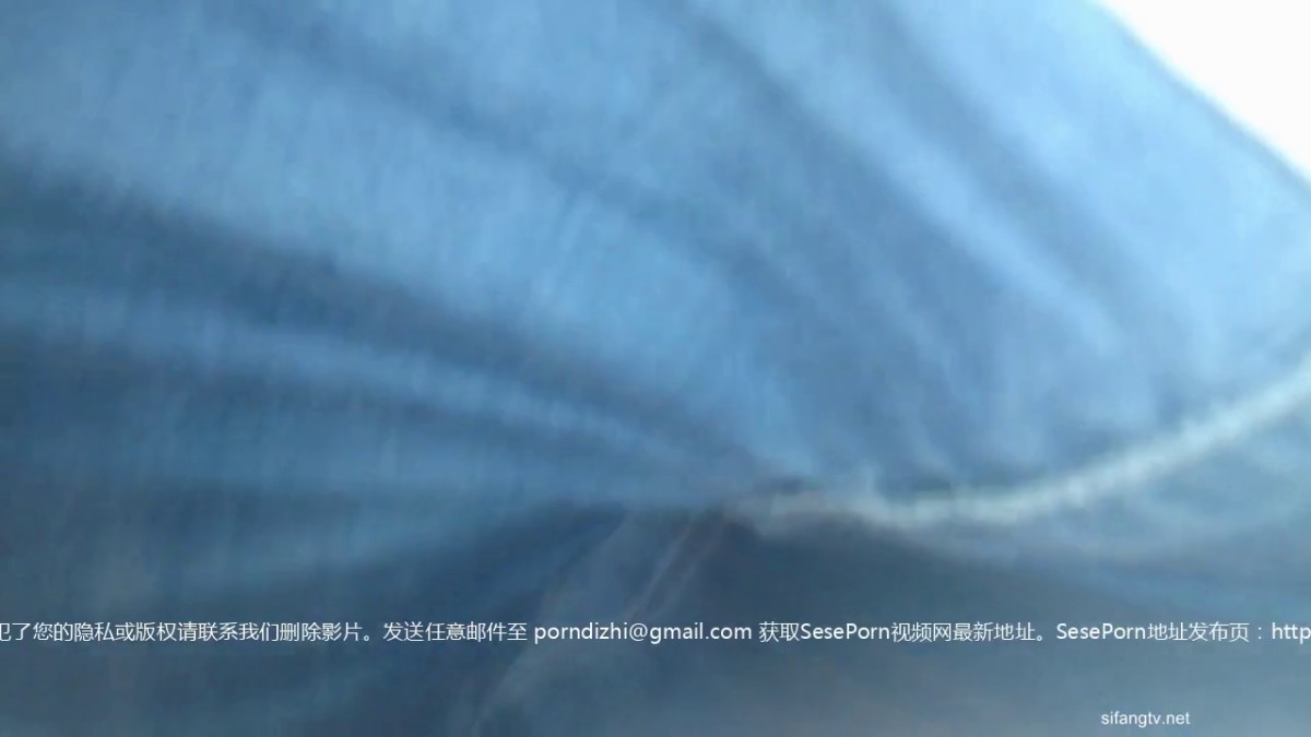 尾随跟踪偷拍极品黑丝靓妹的小鲍鱼