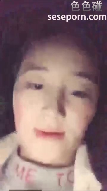 看起来年龄不大小主播完美露脸户外大街上勾引小伙不让他回家主动出击热吻掏鸡找个地方直接给口活领回家啪啪对白精彩