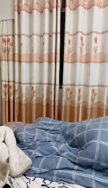 大一学生妹15395强烈推荐，【大一学生妹】，震惊18岁小学妹下海，清纯可爱，男友无套内射，小骚逼叫的惊天动地，身材一级棒