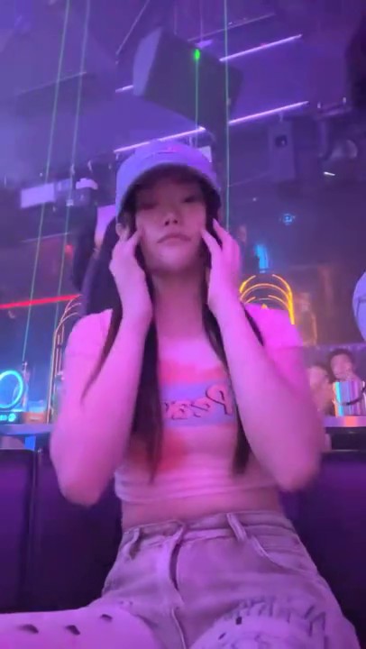 酒店女神，醉生梦死的每一天，夜店狂欢，喝醉都吐了，酒店啪啪，沉浸式体验一下吧