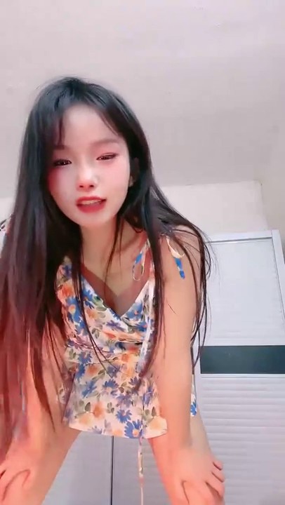 极品小学妹! 全裸骚舞~抖奶~害我狂撸~別得罪小貓