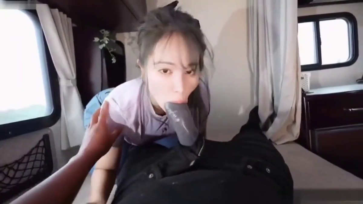 漂亮美女吃鸡啪啪 身材超棒 前凸后翘 奶大屁屁大 大白天在野外房车上被黑祖宗无套输出漂亮大奶美女