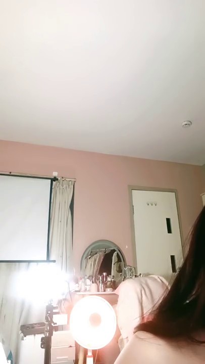 小丸子骚魔女~身材正点!奶子全露!超粉奶头子小丸子