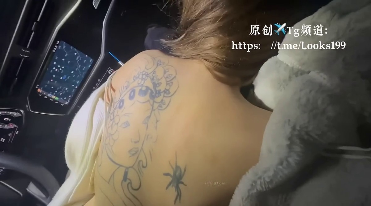 22024年2月，【UUS1980】超漂亮酒吧DJ的闺蜜，喝醉了，身材颜值一流，车内就开始发骚，蜜桃臀美乳