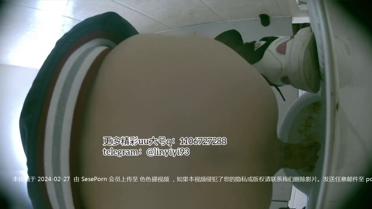 女孩在厕所拉屎40