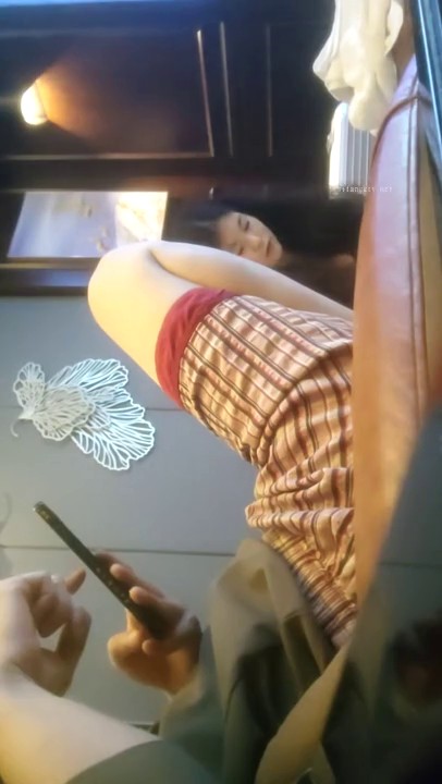 2-25正规足浴店勾搭G奶技师~口爆摸奶打飞机