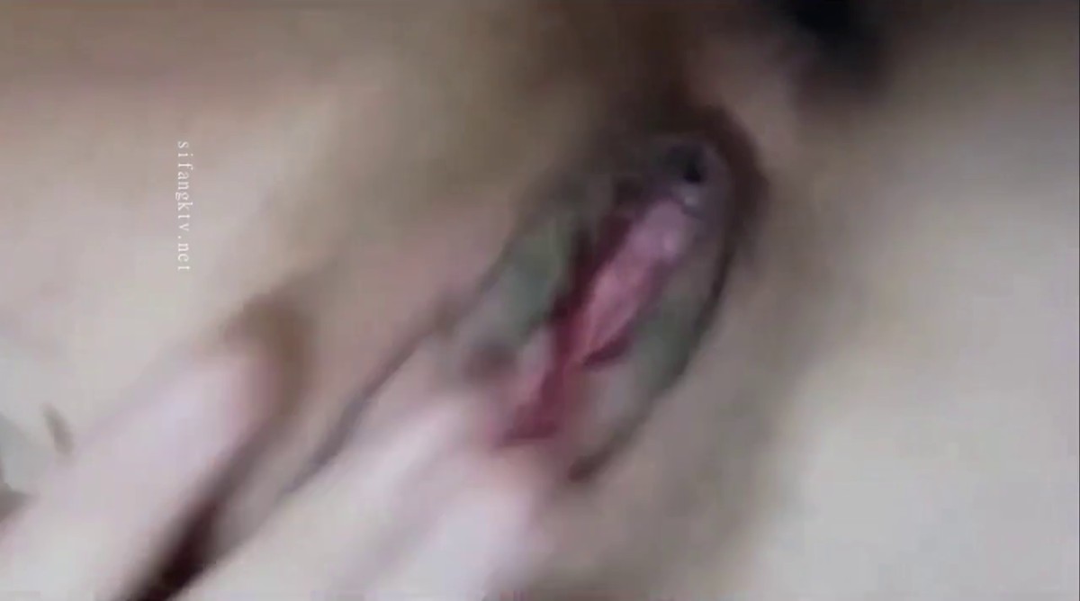 00后白虎妹子刘秋萍欠网贷找裸聊认识金主爸爸肉偿帮忙还债