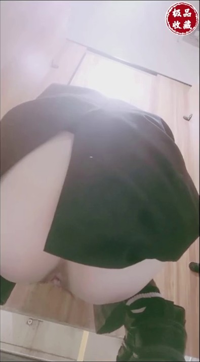 商场地铁站一路跟踪抄底多位美女白领 偷窥她们裙子里面的秘密