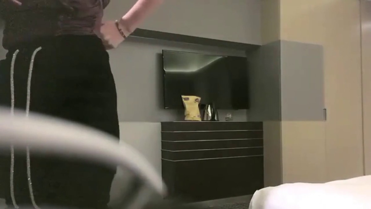 高颜大奶美女吃鸡啪啪 爸爸操我小骚逼 能不能换个简单点的我看着你都累 身材不错 爱笑性感也好 被小哥哥操的小脸绯红