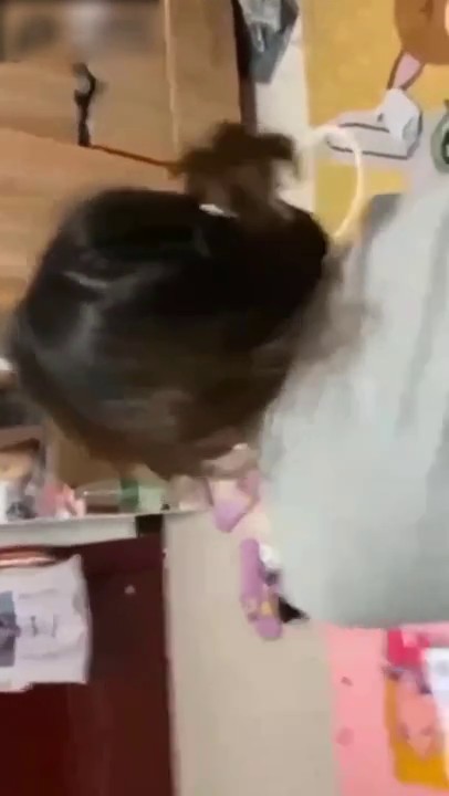 【真实反差】合肥学妹张佳彤母狗爬渴望颜射！教室啪啪是需要多大的勇气！