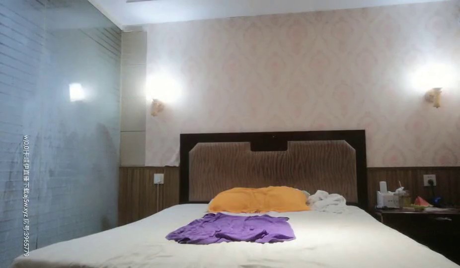 广东辉哥东莞桑拿会所找小姐偷拍很健谈的湖南少妇冰火口爆