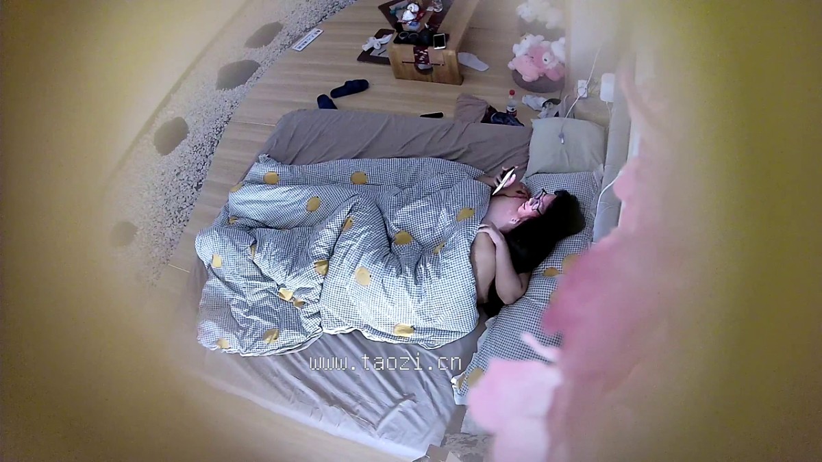 今日5-31最新酒店偷拍！身材很顶级的大胸美眉和男友啪啪 颜值很高，很饥渴 应该忍了好久没做爱了，观音坐莲