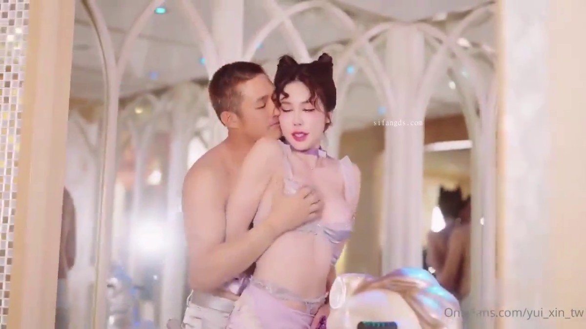 梦幻劲爆身材酥乳女神《辛尤里》AV棒调教潮吹N次 粉嫩白虎蜜穴 肉棒爆艹汁液泛滥 内射女神