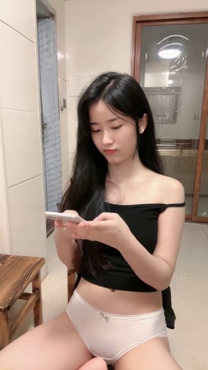 娇嫩的颜值真是好想爱哦魔鬼身材露臉自摸發騷直播福利