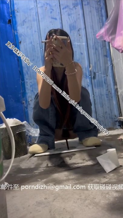 女孩在厕所拉屎被拍