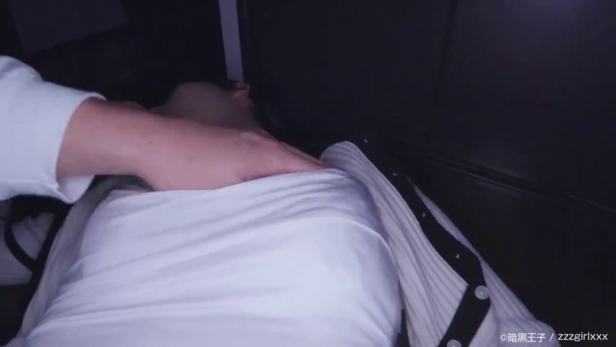 MJ大神迷奸【九头身大长腿美眉】！修长美腿 白皙的皮肤，下猛药 被操的没知觉