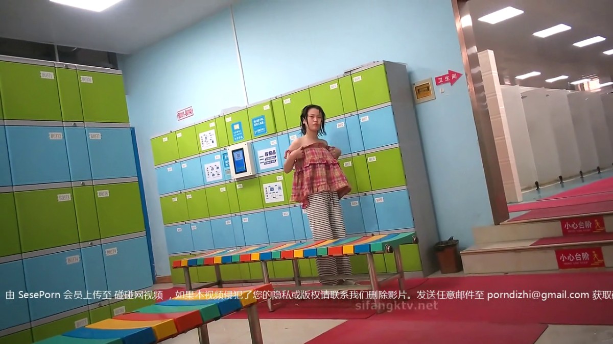 女宾换衣间内部真实曝光，超高颜值美少女身材真好