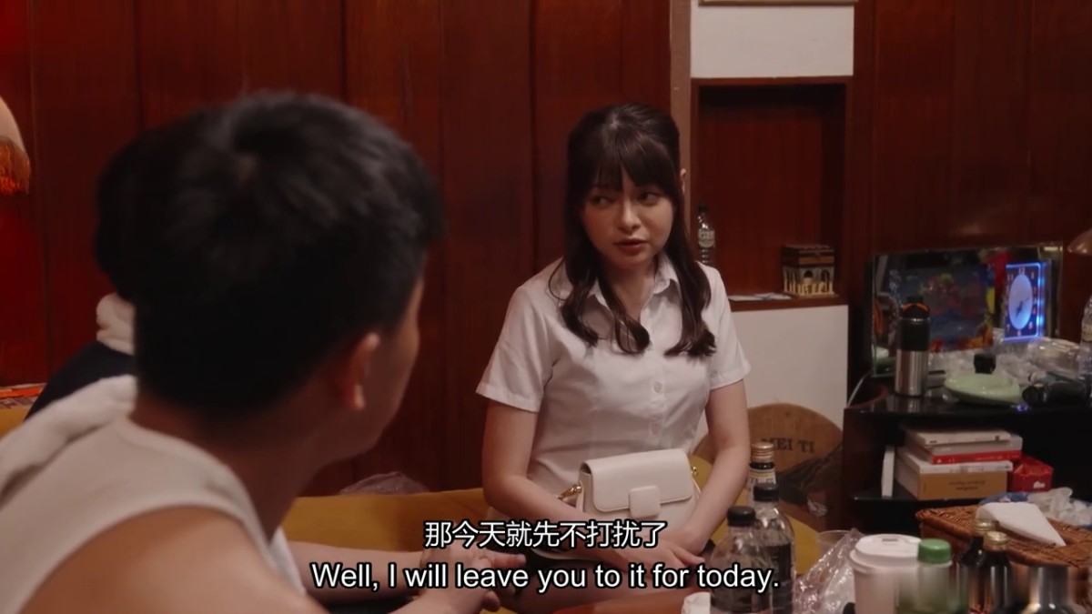 麻豆传媒 MD-0321《班主任家访污秽父子》在垃圾屋被强制凌辱