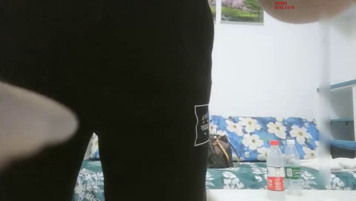 约会粉嫩嫩JK装小姐姐 甜美容颜白皙皮肤抱着坐在腿上爱抚亲吻 揉捏软软奶子啪啪张开大长腿骑乘起伏配合猛力操