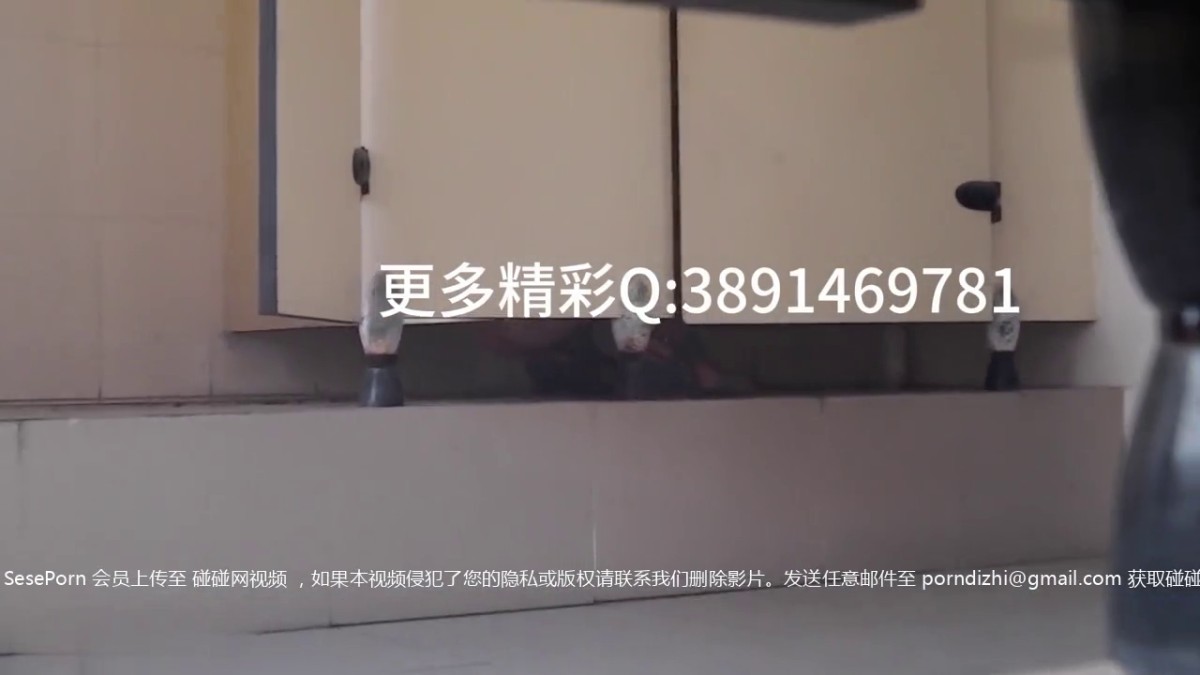 沟厕偷拍少妇拉粗屎