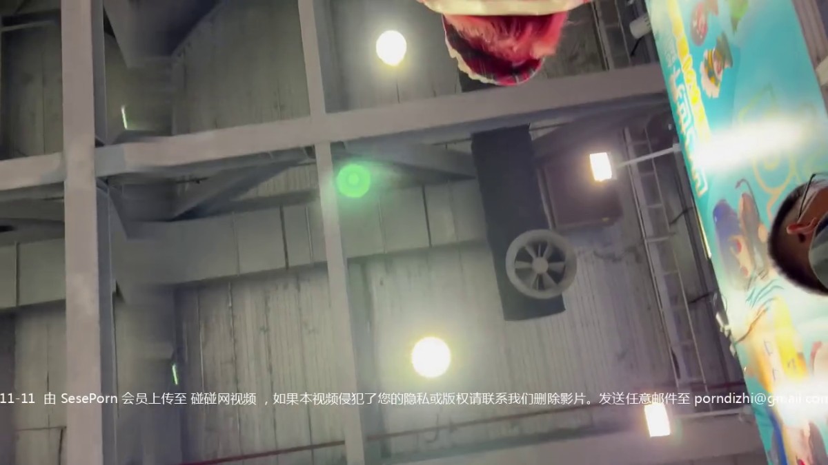 大神KFC动漫展尾随偷拍 洛丽塔学生妹COSER和闺蜜逛街粉白色内内前后CD