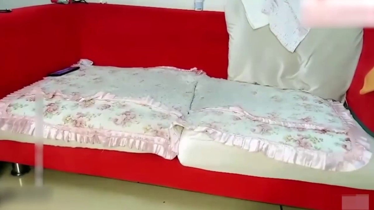 【母子乱伦】婊子妈妈超喜欢吃酸奶鸡巴，儿子兽欲发作直接往死里狠插肥逼