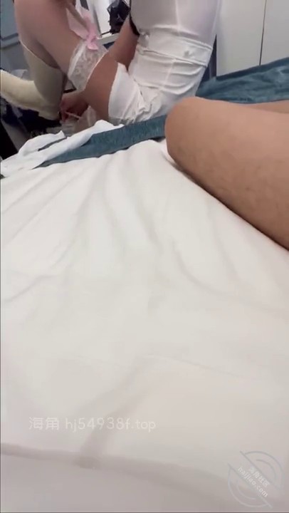 【2025年新流】，乱伦大神【会喷水的亲姐姐】付费钻石贴，趁姐姐微醺强行肛交，哭喊声让我心疼，说被我玩坏了