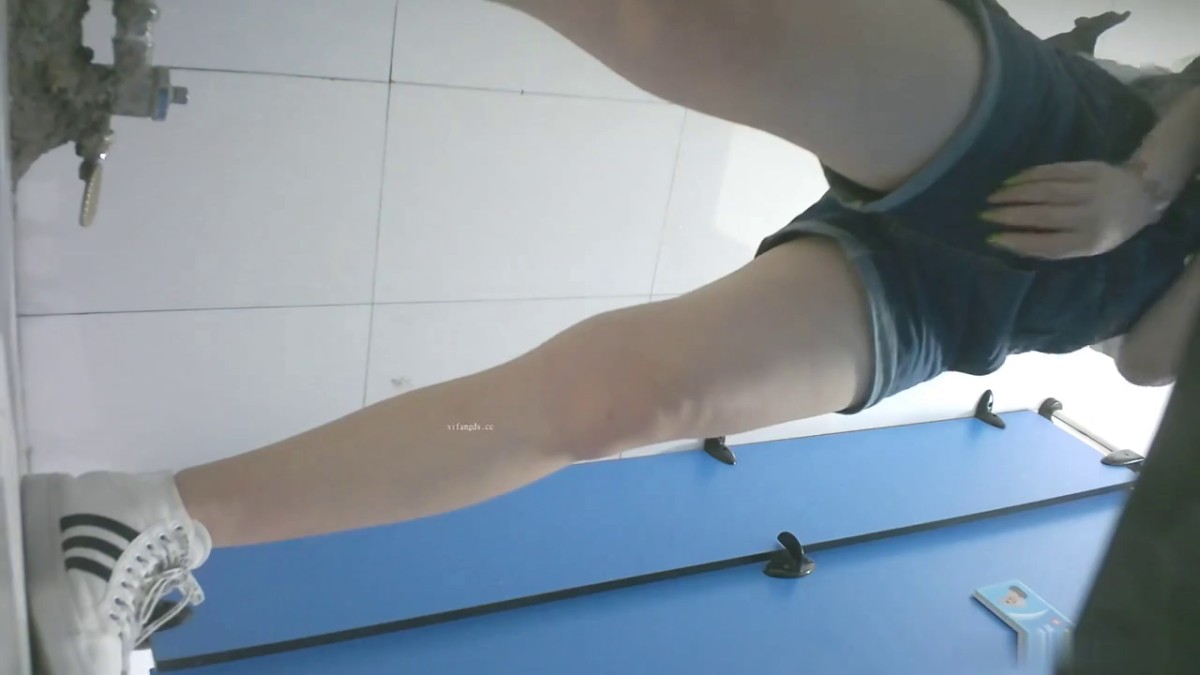 商场女厕全景偷拍几位高颜值小姐姐嘘嘘 各种极品美鲍鱼完美展示