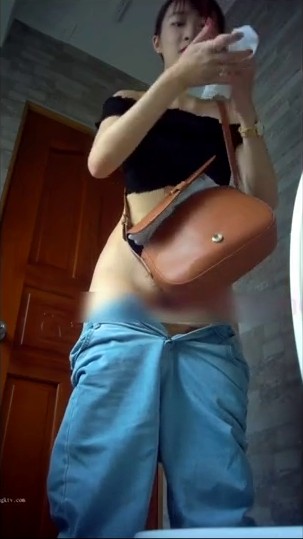 景区女公厕偸拍各种高质量气质小姐姐