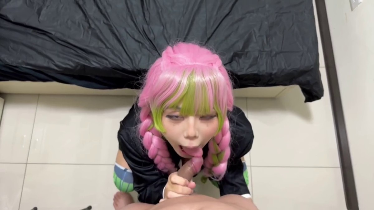 【童颜巨乳福利姬】顶级BBW吊钟大奶萝莉鲜「鮮奶茶」，【Cosplayer系列】《鬼灭之刃》甘露寺蜜璃的柔软身体.