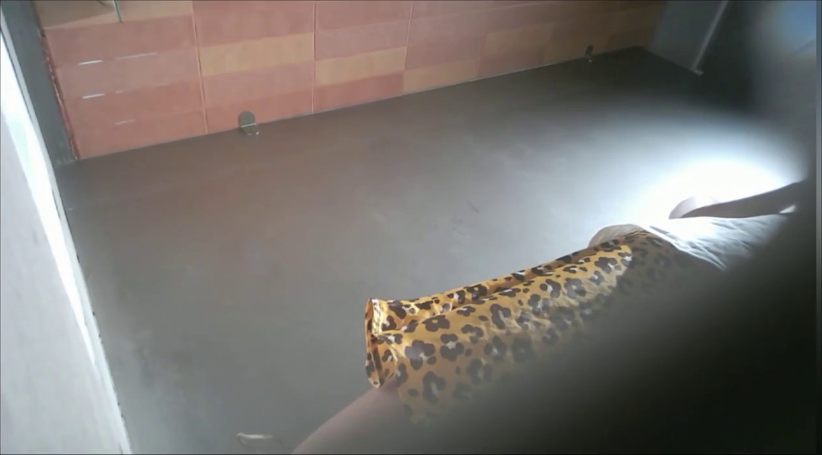 二月新流出魔手外购❤️精品厕拍会所女厕前景偷拍白裙靓妹真空换衣