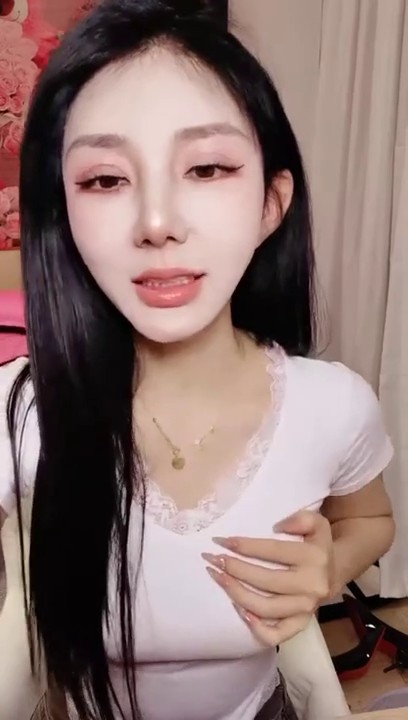 外围清秀女神~【小野猫】酒店偷拍约炮粉丝+道具自慰喷水