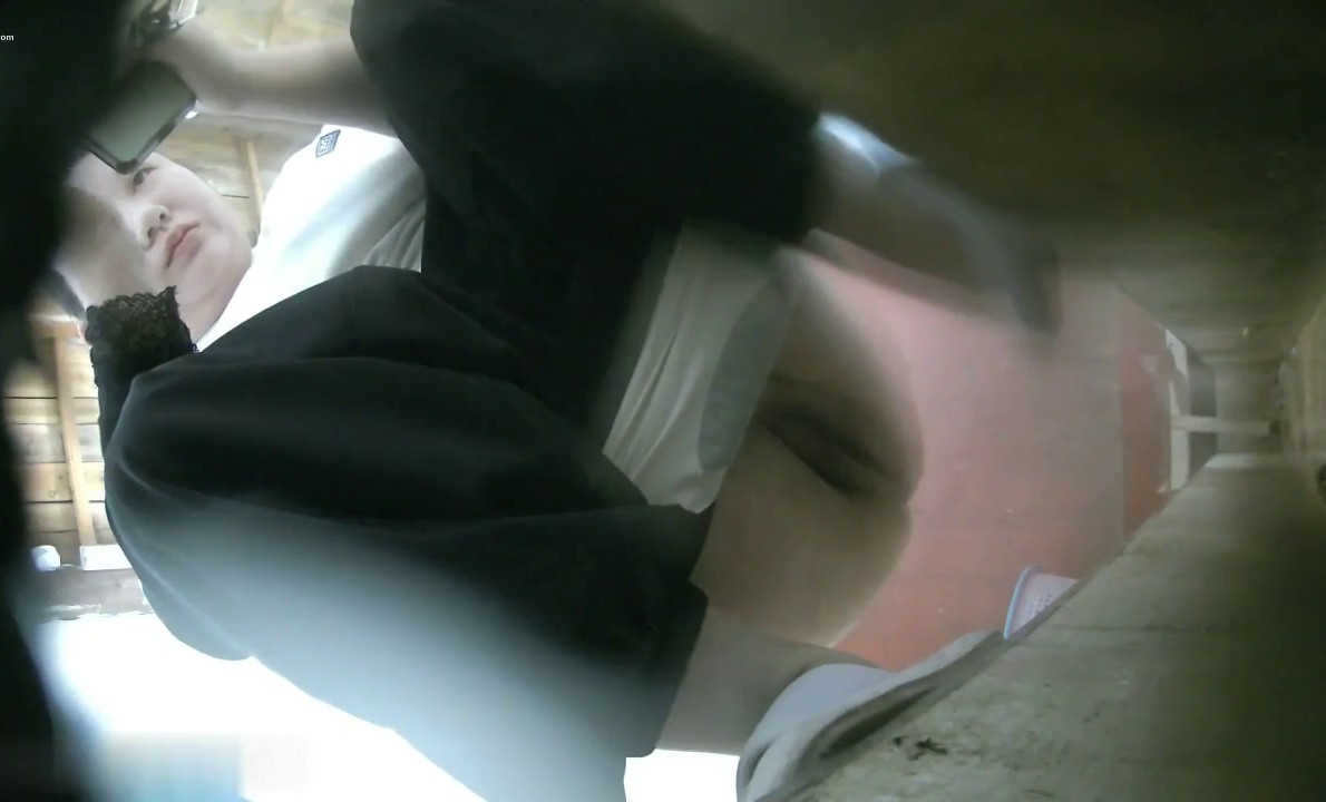 3月流出佼佼者全景廁拍❤️系列蘇州工業園電子廠女工宿舍女廁4