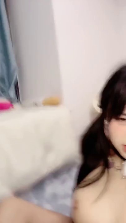 18岁小萝莉】18豆宝!舞蹈学妹 首次被干 道具 狂射一身.