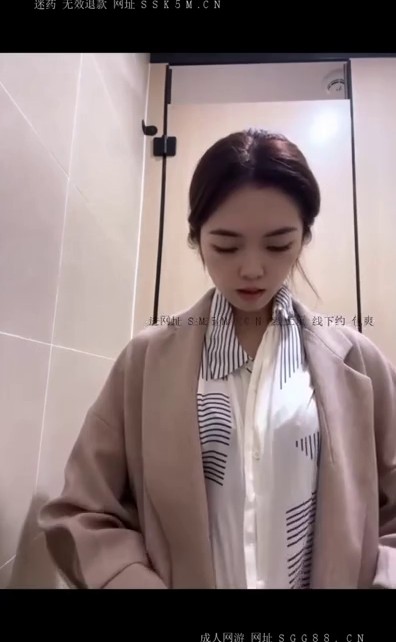 露脸高质量调教大神『BMWZ』大合集，极品良家模特空姐 SM 喝尿 啪啪 穷人女神被调教成母狗