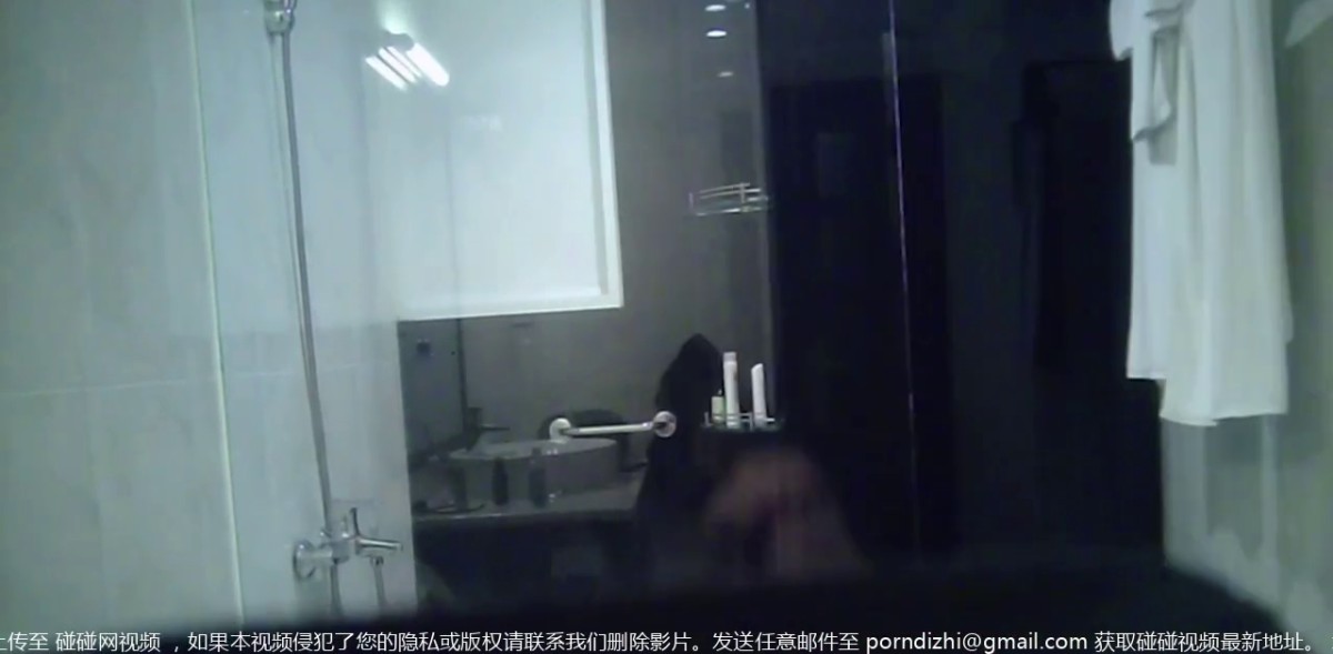 -酒店监控破解极品身材的美少妇洗澡这身材简直就无敌了