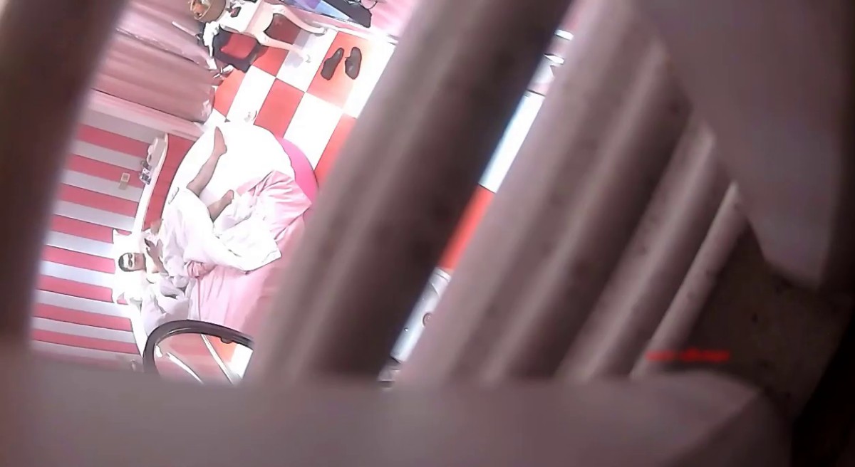 精品酒店新台圆床偷拍领导和身材不错的漂亮女秘书开房激情