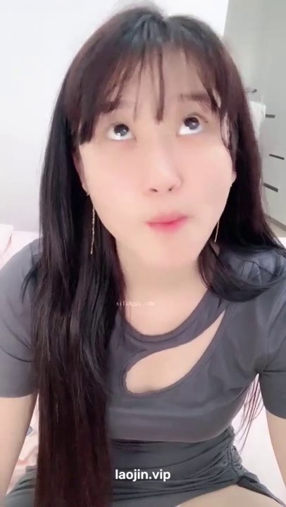 2025年5月最新，就喜欢这款，皮肤好白好嫩，【崽崽】姨妈红还扣，平台第一嫩，完美的一对大白兔