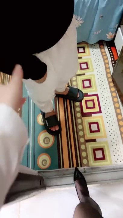 剧情演绎小骚妇情欲抠逼自慰 勾引小帅哥啪啪啪，超骚超主动无套操逼