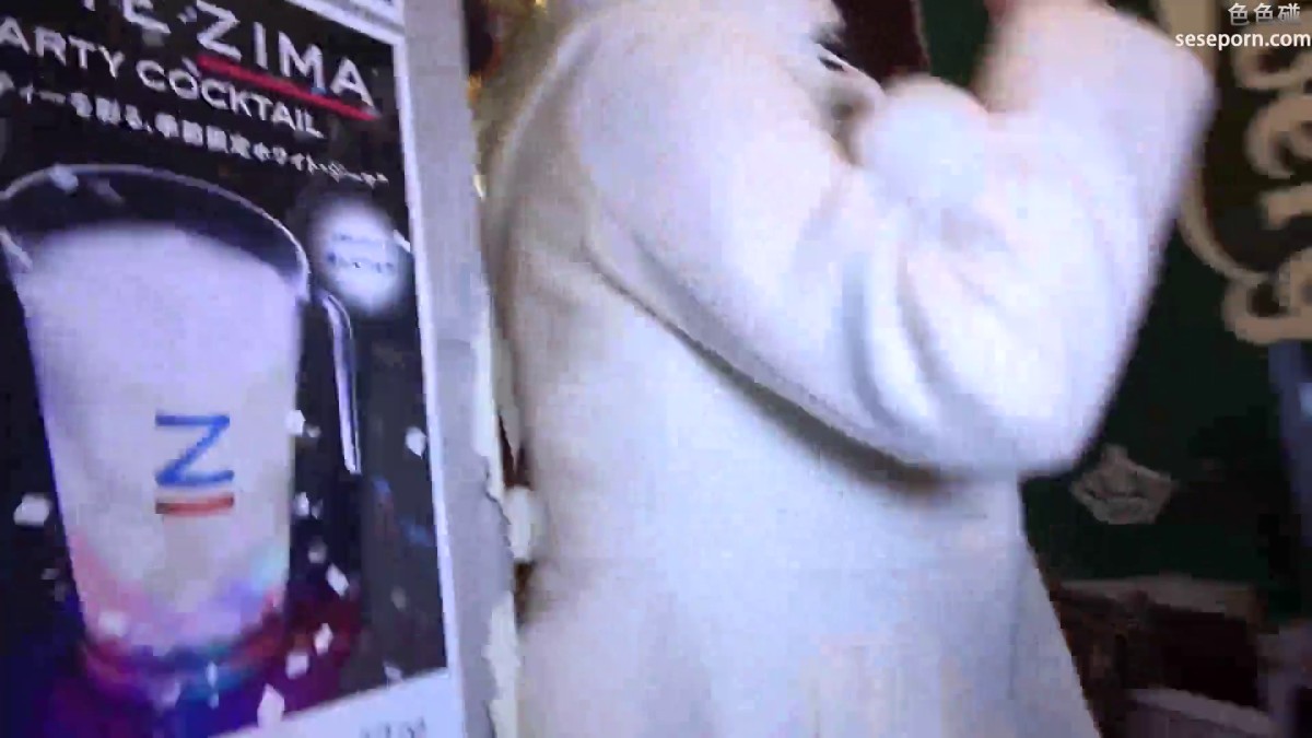 無垢な美人を露出調教