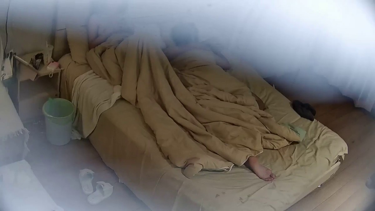 六月最新流出 大学城附近酒店摄像头偷拍 大学生情侣高颜值小仙女被男友暴力抠逼高潮喷水8