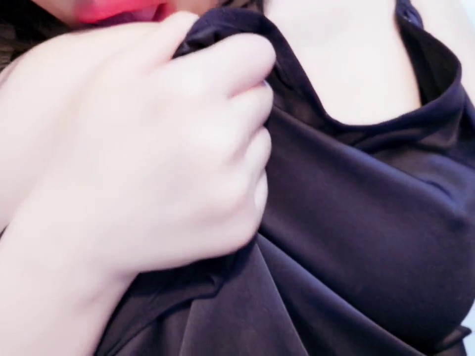 宅男撸管福利最近很火的网红尤物少女私人玩物10K粉丝福利(会员版)乳房白又大淫水特别多内裤湿透了水汪汪超级诱人2V1