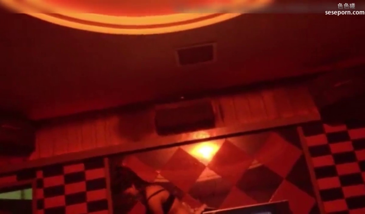 几浙江小老板带我到县城最好的会所看艳舞和小姐杠上了一言不合全脱了