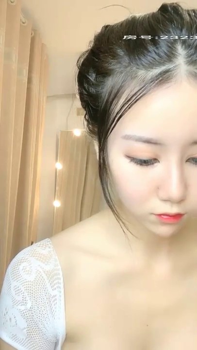 恩熙熙高颜值美女情趣装洗澡自摸诱惑，性感黑丝热舞慢慢脱掉特写掰穴