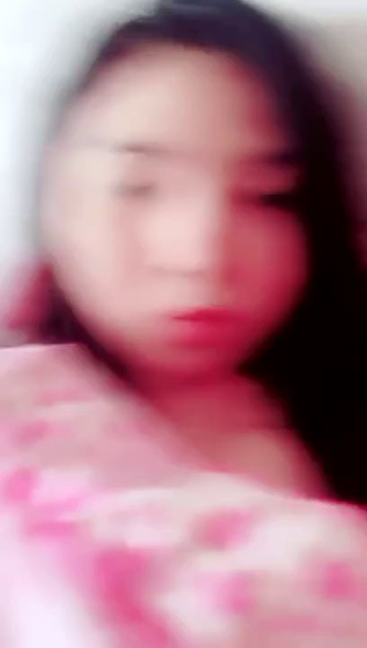 颜值不错长发妹子床上自摸诱惑秀 逼逼还挺粉嫩一直摩擦阴蒂呻吟娇喘 很是诱惑喜欢不要错过